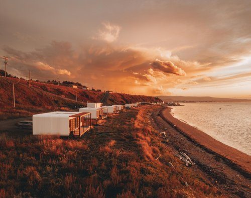 Panora à Ste-Anne-des-Monts : loges haut de gamme sur fond de littoral marin