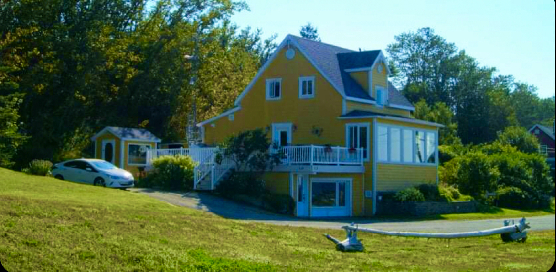 À La Petite Maison Jaune