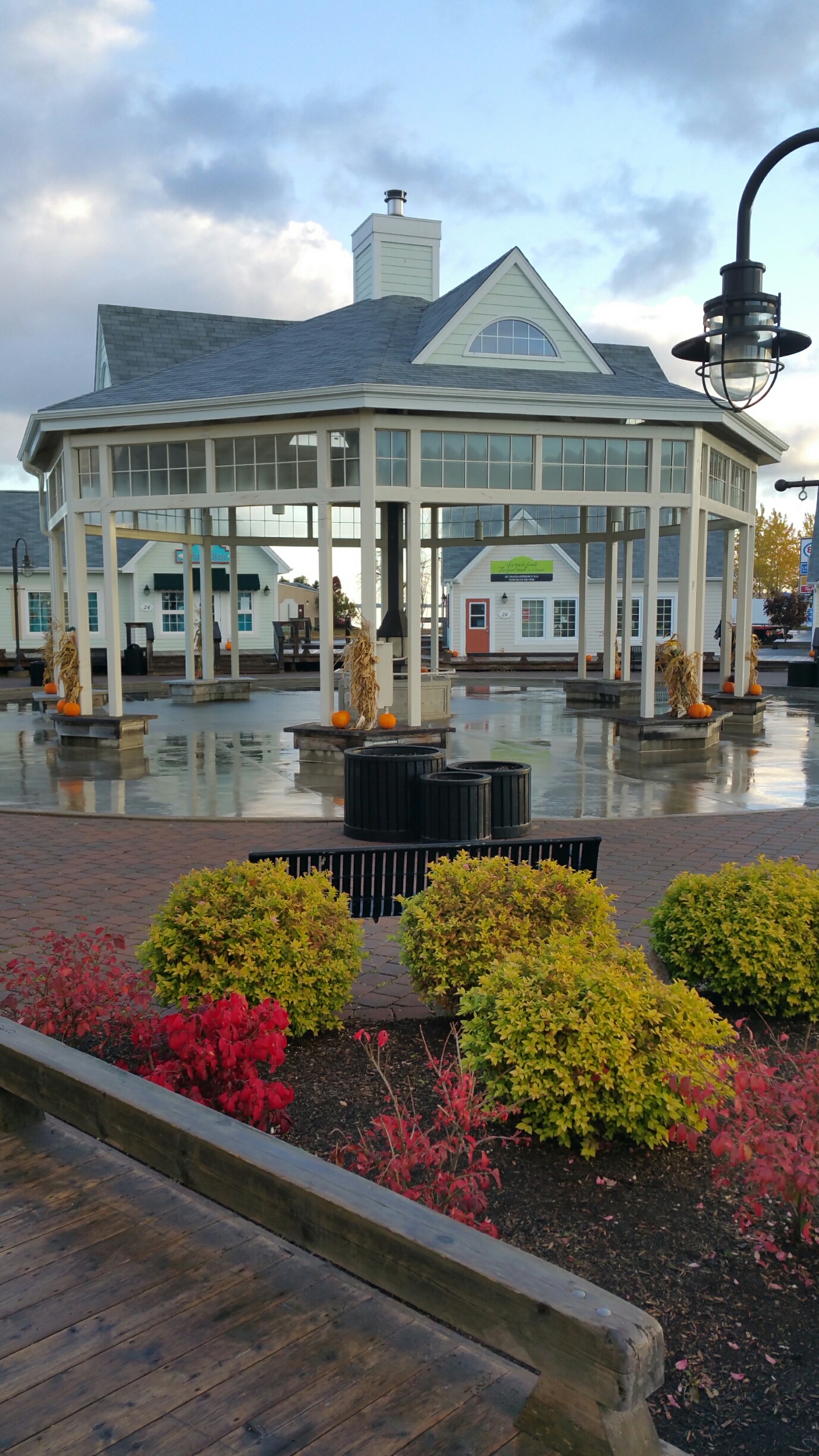 Promenade Waterfront