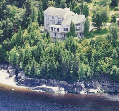 Auberge de la Rivière Saguenay : fabuleuse et unique auberge au bord du fjord