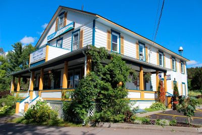 L’Auberge La Coulée Douce : l’hospitalité au lit et dans l’assiette